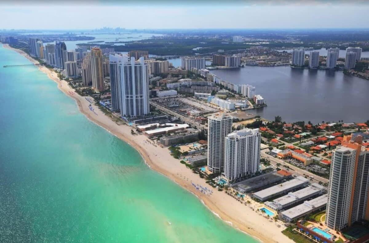 Beachfront Resort Pool Ocean View Balcony Miami Beach Exterior foto