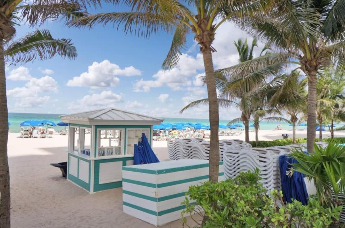 Beachfront Resort Pool Ocean View Balcony Miami Beach Exterior foto